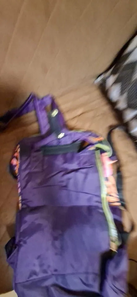 Photo du sac à dos à langer motif feuillage