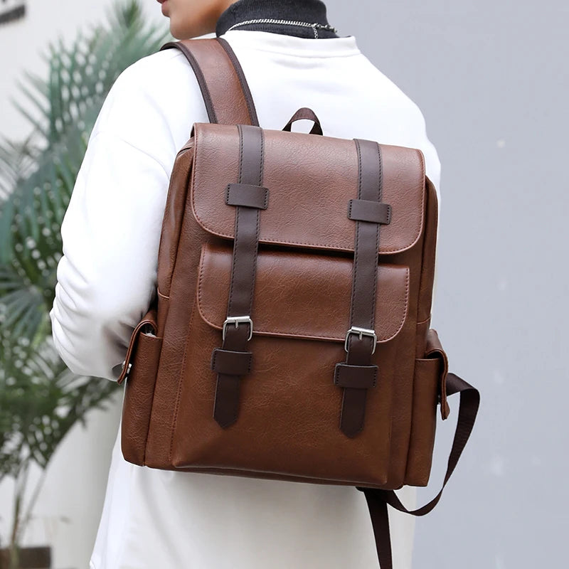 Sac à dos homme en similicuir à rabat boucles