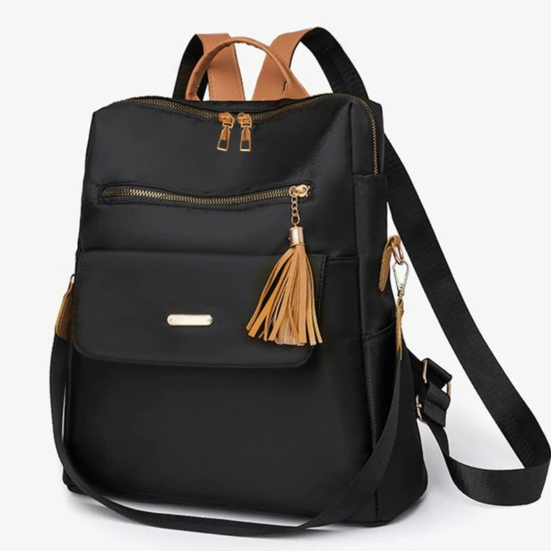 Sac à dos femme en nylon avec pompon amovible